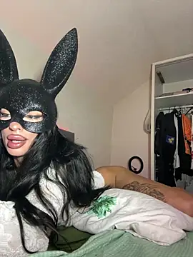 CoralsnakeX online show from 04-21-26, 03:57