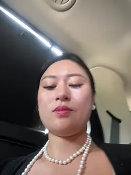 Snapshot of Yolanda9 chatting on 05-18-26, 04:07 Yolanda9 online show from 05-18-26, 04:07