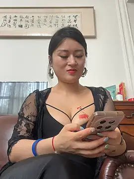 Snapshot of Yolanda9 chatting on 05-21-26, 03:02 Yolanda9 online show from 05-21-26, 03:02