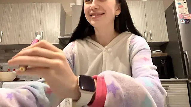 LaraDraggoo online show from 03-11-26, 09:10