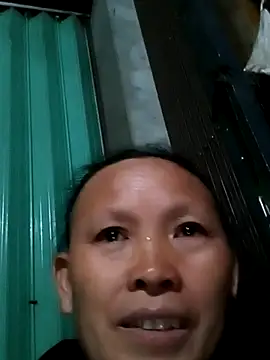 Snapshot of mama-cute chatting on 03-10-26, 02:55 mama-cute online show from 03-10-26, 02:55