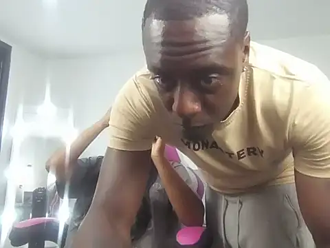 Snapshot of MEDBBC2 chatting on 03-23-26, 03:21 MEDBBC2 online show from 03-23-26, 03:21