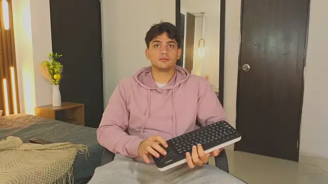 MrAdonis  online show from 04-20-26, 12:41