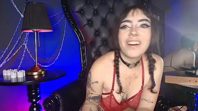 Snapshot of HoneyDemoni chatting on 04-28-26, 12:21 HoneyDemoni online show from 04-28-26, 12:21