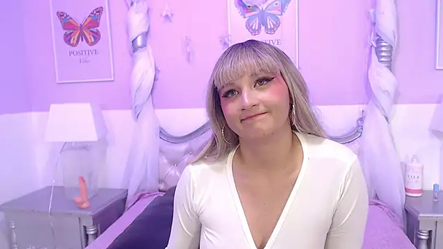 Snapshot of Oriana_Larsson chatting on 03-18-26, 11:57 Oriana Larsson online show from 03-18-26, 11:57