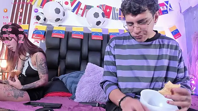 dalhia and hades online show from 07-08-26, 12:20