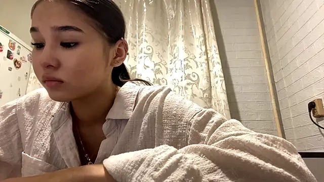 CatherineForbes online show from 05-04-26, 02:35