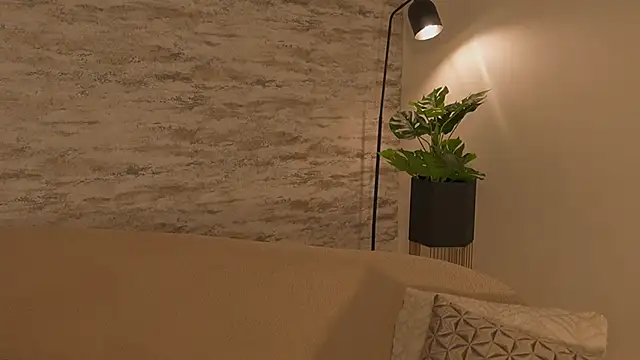 Julie Belle  online show from 04-17-26, 12:24