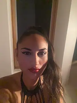 Snapshot of Luckylady17 chatting on 07-30-26, 02:27 Luckylady17 online show from 07-30-26, 02:27