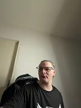 Snapshot of Darkzhor chatting on 03-12-26, 05:24 Darkzhor online show from 03-12-26, 05:24