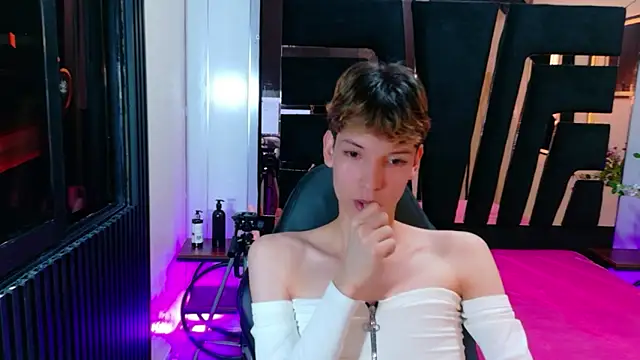 Stefany PiInk online show from 04-03-26, 01:09
