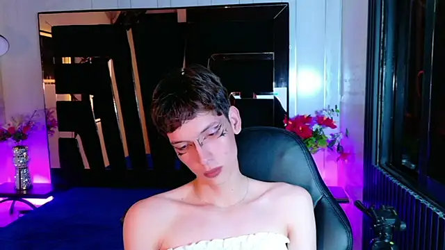 Stefany PiInk online show from 04-17-26, 08:01