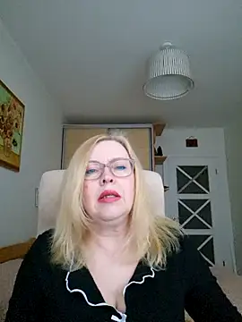 Snapshot of JanieLight53 chatting on 03-28-26, 03:22 JanieLight53 online show from 03-28-26, 03:22