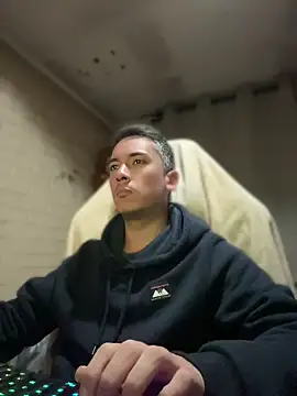 Cr1sXPorn online show from 04-22-26, 12:57