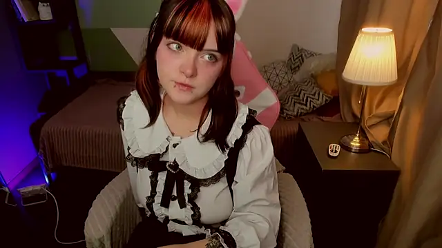 EsterTwilight online show from 05-06-26, 04:01