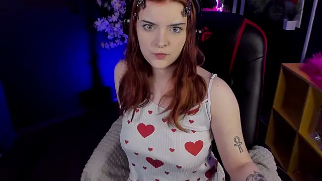 Snapshot of EsterTwilight chatting on 07-31-26, 03:44 EsterTwilight online show from 07-31-26, 03:44