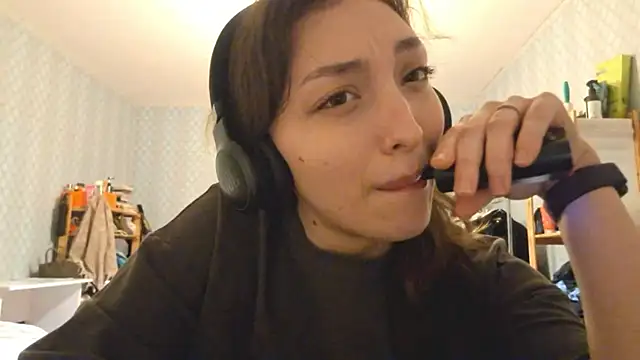 Snapshot of CindyLight chatting on 03-18-26, 06:22 CindyLight online show from 03-18-26, 06:22