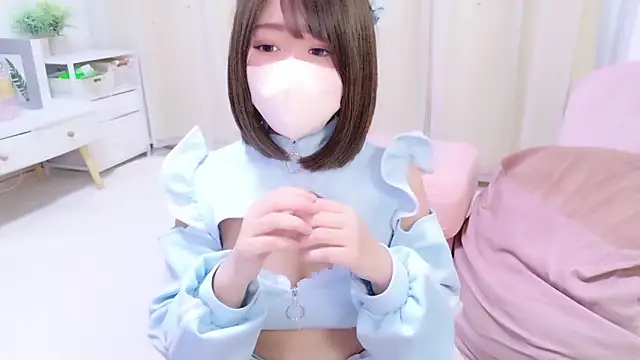 Snapshot of TSU-YU chatting on 04-07-26, 10:26 TSU-YU online show from 04-07-26, 10:26