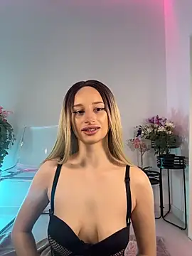 Snapshot of ScarletFlameee chatting on 05-14-26, 05:47 ScarletFlameee online show from 05-14-26, 05:47