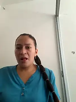 Snapshot of Dr_Edna_naughty chatting on 05-30-26, 04:15 Dr Edna naughty online show from 05-30-26, 04:15