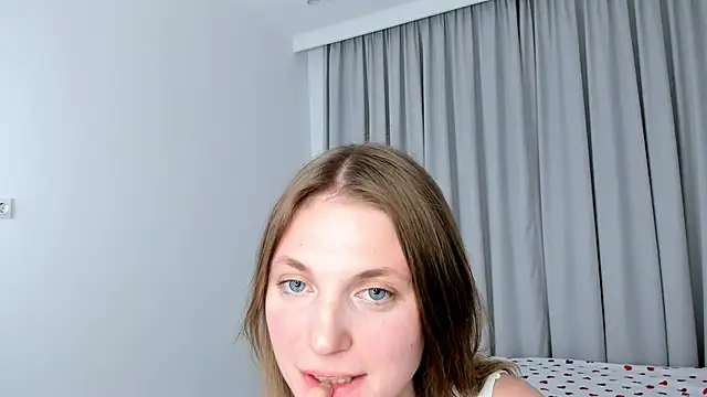 Snapshot of ErinnPieloch chatting on 03-14-26, 08:03 ErinnPieloch online show from 03-14-26, 08:03