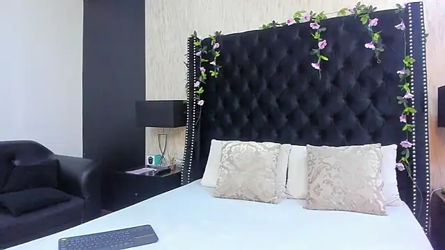 MeganNightt online show from 05-27-26, 07:11
