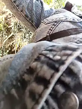 Yellow-pink online show from 04-09-26, 03:39