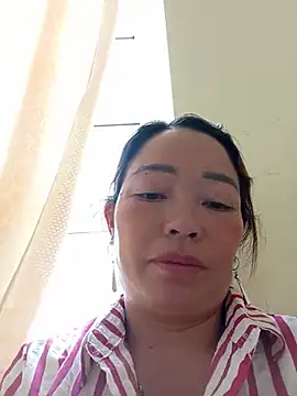 Yellow-pink online show from 07-23-26, 01:52