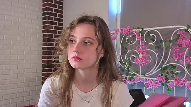 RubieHeiser online show from 04-10-26, 09:25