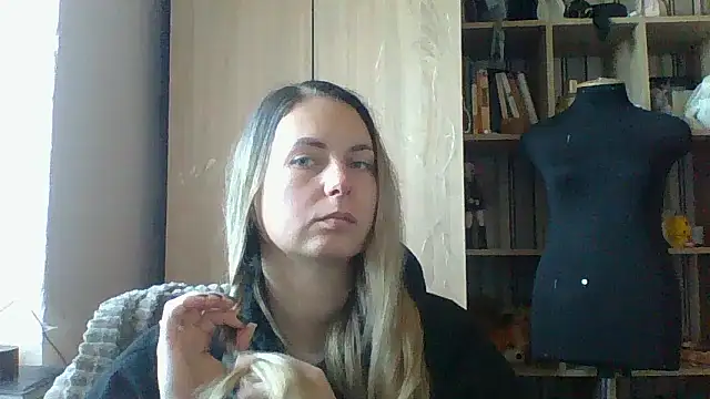 Snapshot of Mollie365 chatting on 03-09-26, 11:03 Mollie365 online show from 03-09-26, 11:03