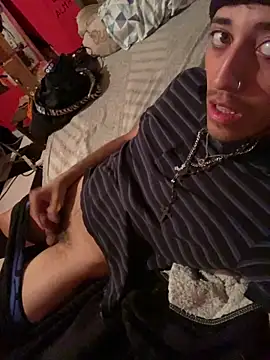 Snapshot of brunet44 chatting on 03-12-26, 10:38 brunet44 online show from 03-12-26, 10:38