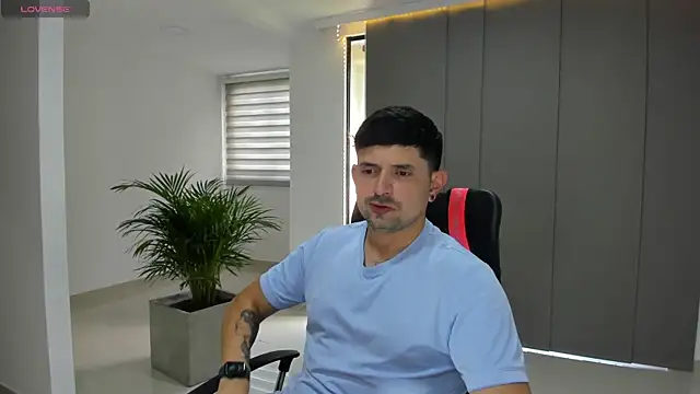 Snapshot of TroyeSavage chatting on 03-09-26, 10:03 TroyeSavage online show from 03-09-26, 10:03