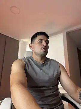 TroyeSavage online show from 04-11-26, 07:40