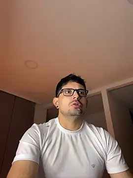 Snapshot of TroyeSavage chatting on 05-19-26, 10:32 TroyeSavage online show from 05-19-26, 10:32
