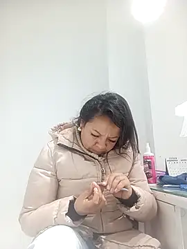 Snapshot of Bigbustbella chatting on 03-09-26, 03:27 Bigbustbella online show from 03-09-26, 03:27