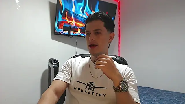Snapshot of JUAN_CAMILOXXX chatting on 04-29-26, 04:27 JUAN CAMILOXXX online show from 04-29-26, 04:27