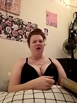 Snapshot of Sluttynoel chatting on 05-01-26, 10:36 Sluttynoel online show from 05-01-26, 10:36