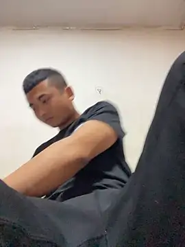 xiaocui06 online show from 04-20-26, 12:30