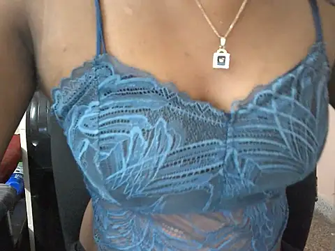 Couplehot00 online show from 04-20-26, 01:14