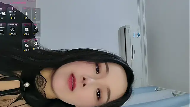 Snapshot of Yiyi-ii chatting on 03-09-26, 11:47 Yiyi-ii online show from 03-09-26, 11:47