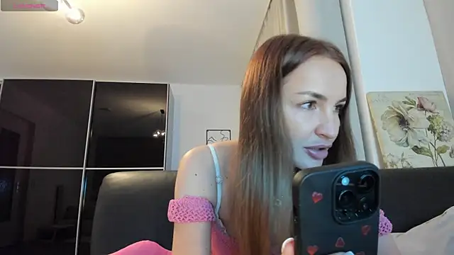 Snapshot of LunaWalter chatting on 03-17-26, 08:56 LunaWalter online show from 03-17-26, 08:56