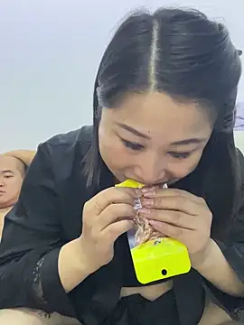 xiaoyi-10 online show from 04-30-26, 04:57