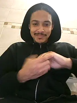 Snapshot of DrEazyDick chatting on 06-21-26, 05:26 DrEazyDick online show from 06-21-26, 05:26