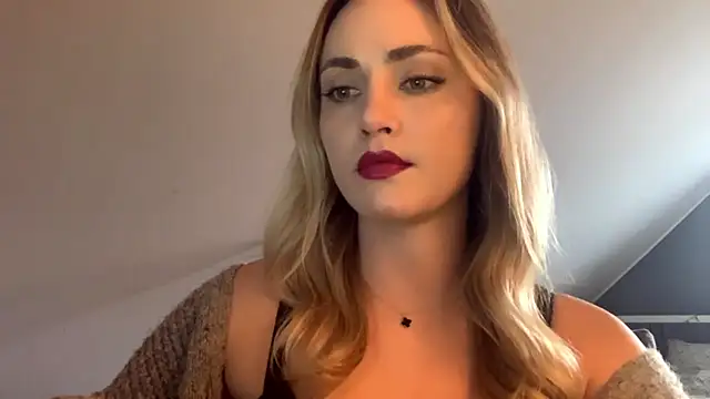 ScarlettSensitive online show from 03-25-26, 03:18