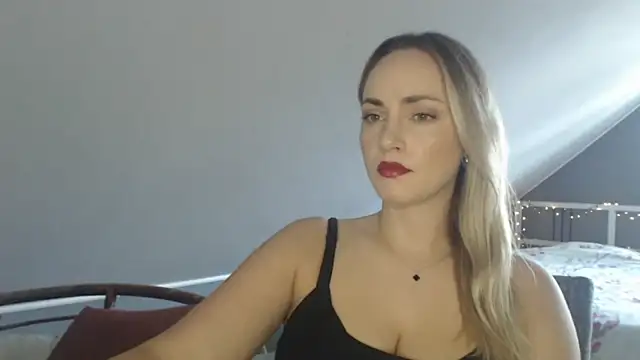 Snapshot of ScarlettSensitive chatting on 06-23-26, 06:22 ScarlettSensitive online show from 06-23-26, 06:22