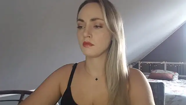 Snapshot of ScarlettSensitive chatting on 07-06-26, 06:21 ScarlettSensitive online show from 07-06-26, 06:21