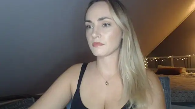 Snapshot of ScarlettSensitive chatting on 07-21-26, 07:49 ScarlettSensitive online show from 07-21-26, 07:49