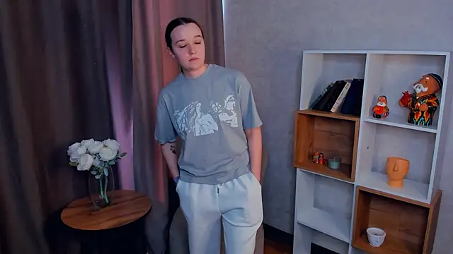 Snapshot of MikiBallance chatting on 03-10-26, 05:34 MikiBallance online show from 03-10-26, 05:34