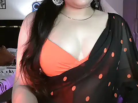 Snapshot of NaughtyUrus chatting on 06-12-26, 05:23 NaughtyUrus online show from 06-12-26, 05:23