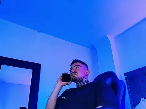 Dallas Whitee online show from 04-09-26, 07:08